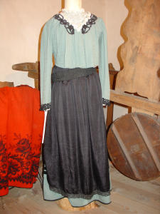 Costume (1850 - 1900)