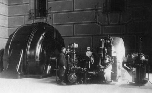Achille Bacher nella centrale idroelettrica di Sottofrua