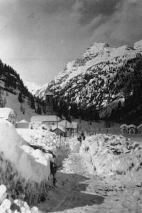 Frazione Chiesa dopo la nevicata del 1951 (1951)