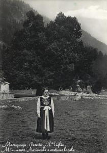 Donna con costume tradizionale (1940)